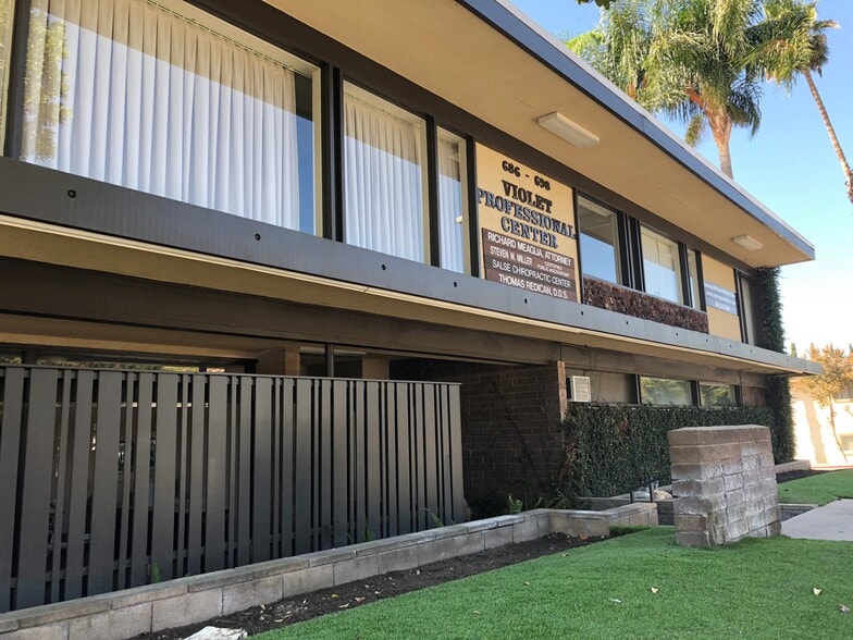 686-698 W Foothill Blvd, Monrovia, CA for lease - Building Photo - Image 1 of 8