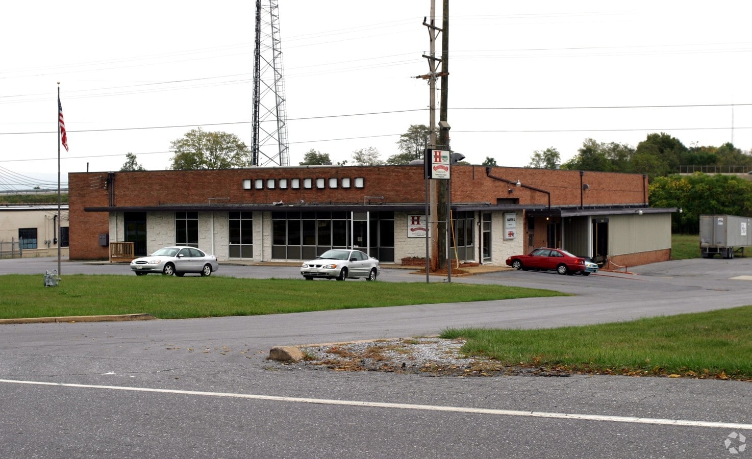 18128 W Oak Ridge Dr, Hagerstown, MD 21740