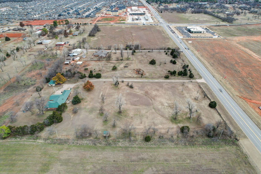 2620 S Mustang Rd, Yukon, OK for sale - Building Photo - Image 3 of 5