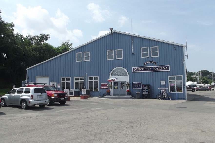 3 Division St, East Greenwich, RI for lease - Primary Photo - Image 1 of 25