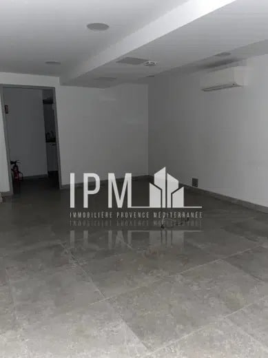 Office/Retail in Marseille for lease Interior Photo- Image 1 of 4