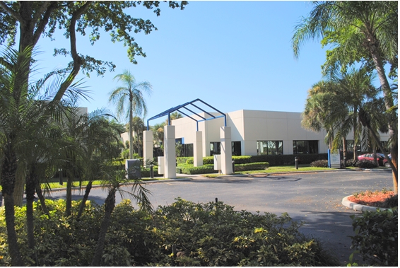 902 Clint Moore Rd, Boca Raton, FL for lease - Primary Photo - Image 1 of 6