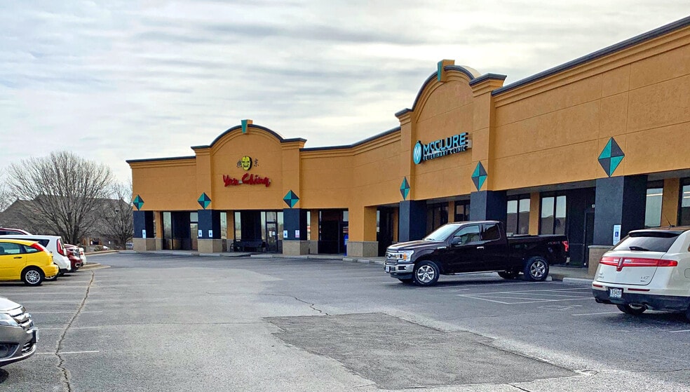 5301 N Towne Centre Dr, Ozark, MO for lease - Building Photo - Image 2 of 5