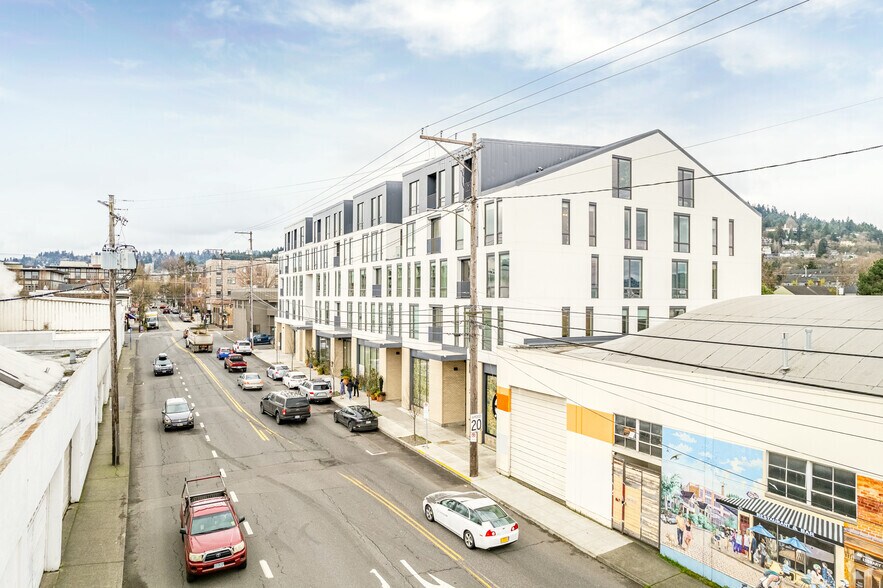 1905 NW 23rd Ave, Portland, OR for lease - Building Photo - Image 3 of 44