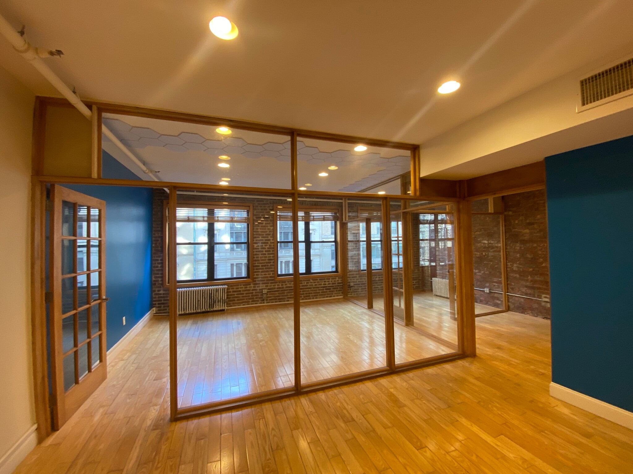 166 Fifth Ave, New York, NY for lease Building Photo- Image 1 of 10
