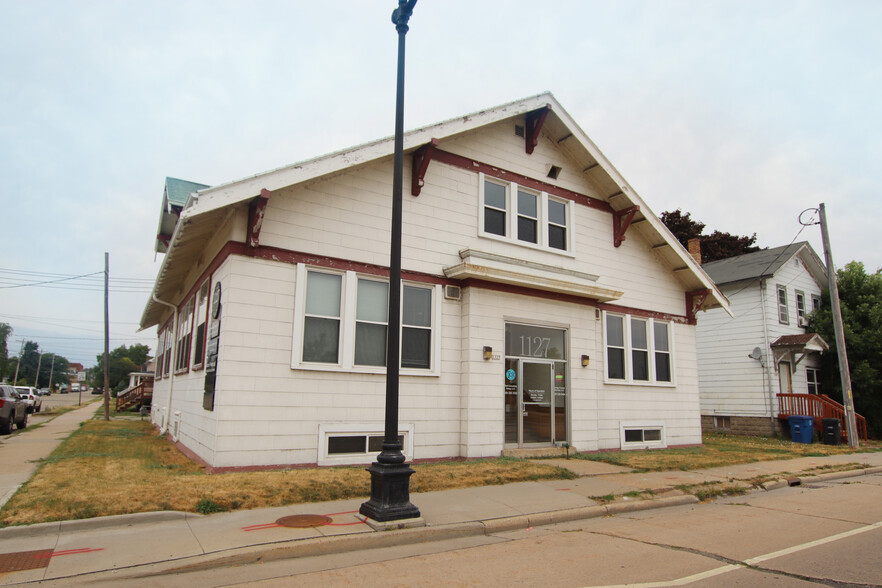 1127 S Main St, Oshkosh, WI for sale - Building Photo - Image 1 of 1