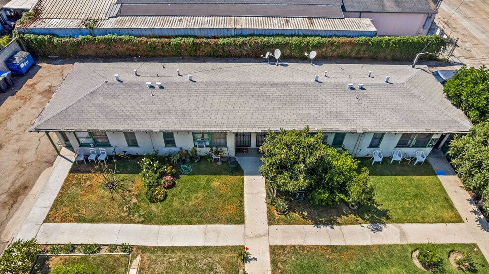1512 W 5th St, Santa Ana, CA for sale - Building Photo - Image 2 of 10