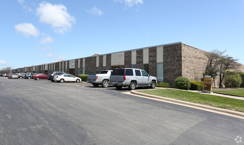 16751701 Elmhurst Rd, Elk Grove Village, IL, 60007 Industrial Space