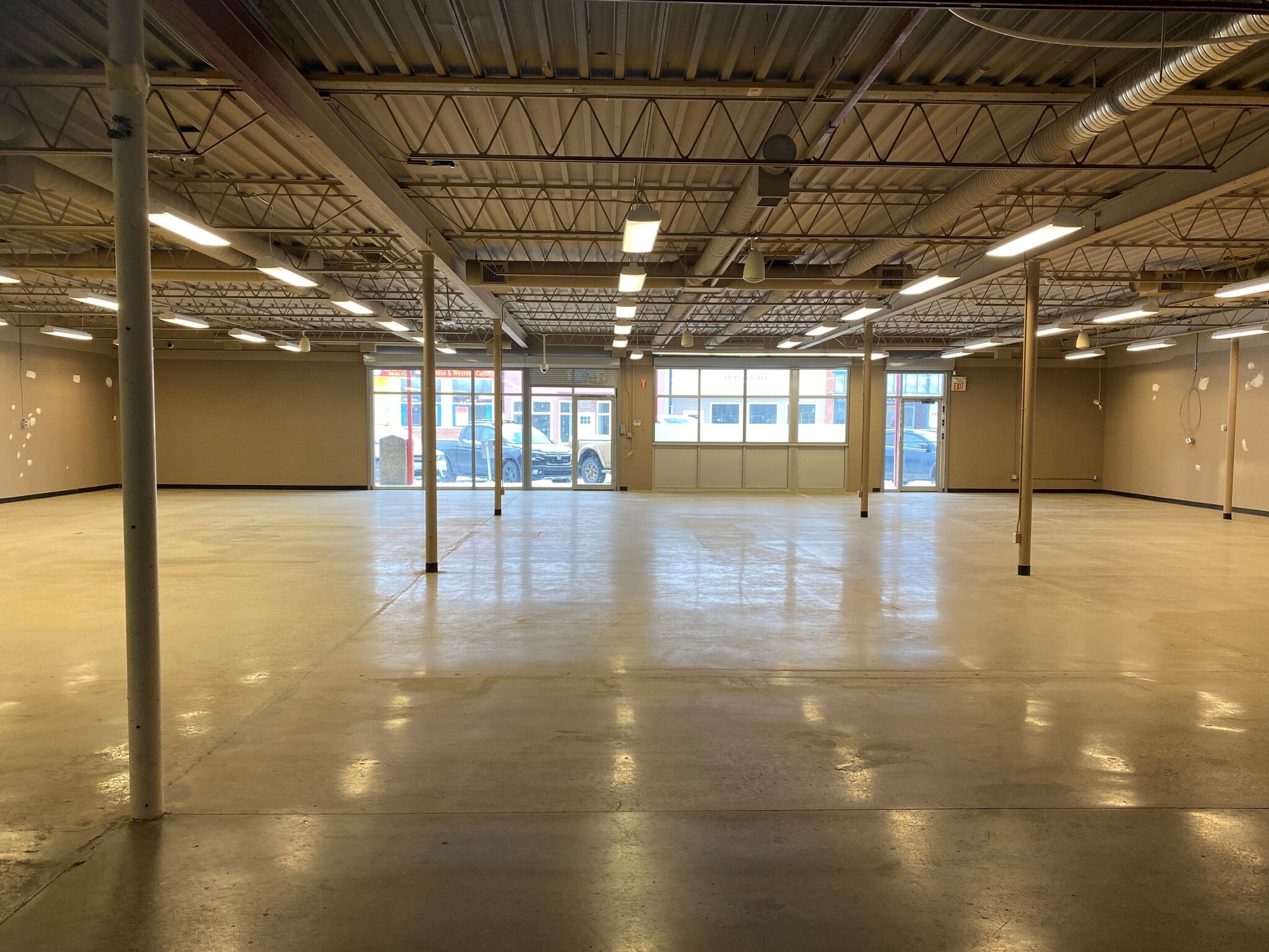 5015 50 St, Ponoka, AB for lease Interior Photo- Image 1 of 4