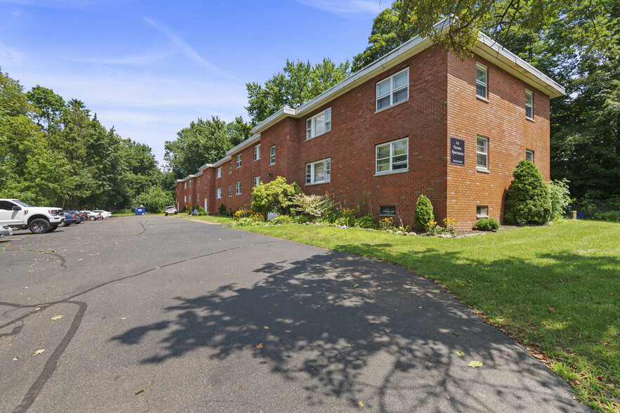 286 S Elm St, Wallingford, CT for sale - Building Photo - Image 3 of 8