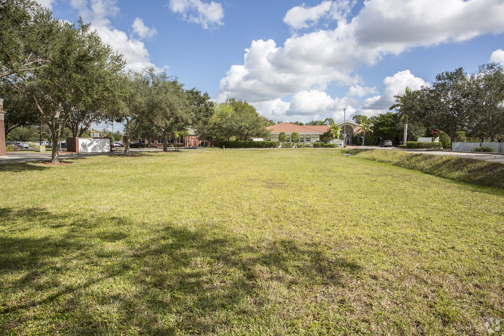 1591 Jacaranda Blvd, Venice, FL for sale Primary Photo- Image 1 of 1