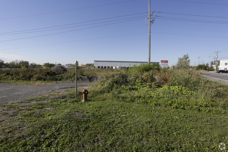 Rd Côte-nord, Boisbriand, QC for sale - Primary Photo - Image 1 of 3