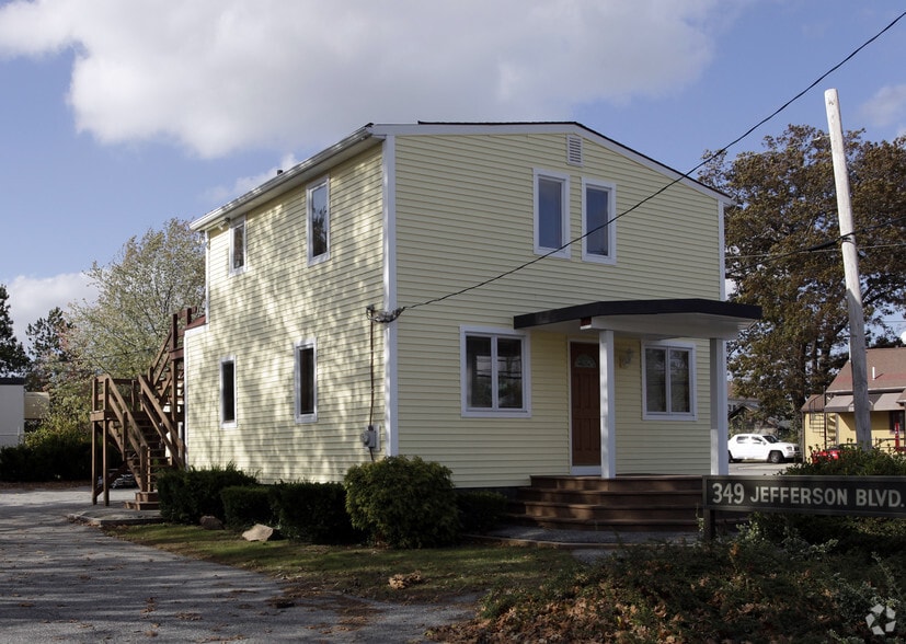 349 Jefferson Blvd, Warwick, RI for sale - Primary Photo - Image 1 of 1