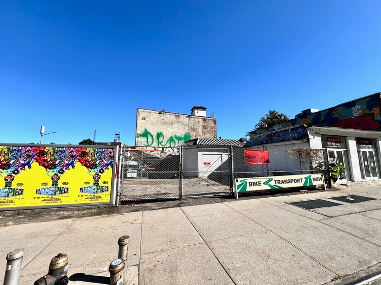 148 Flushing Ave, Brooklyn, NY for lease - Building Photo - Image 1 of 3
