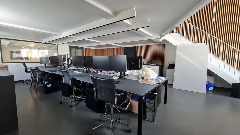 2-7 Impasse Lebouis, Paris for lease - Interior Photo - Image 2 of 8