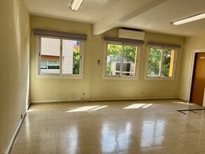 Office in Sabadell, Barcelona for lease Interior Photo- Image 2 of 11