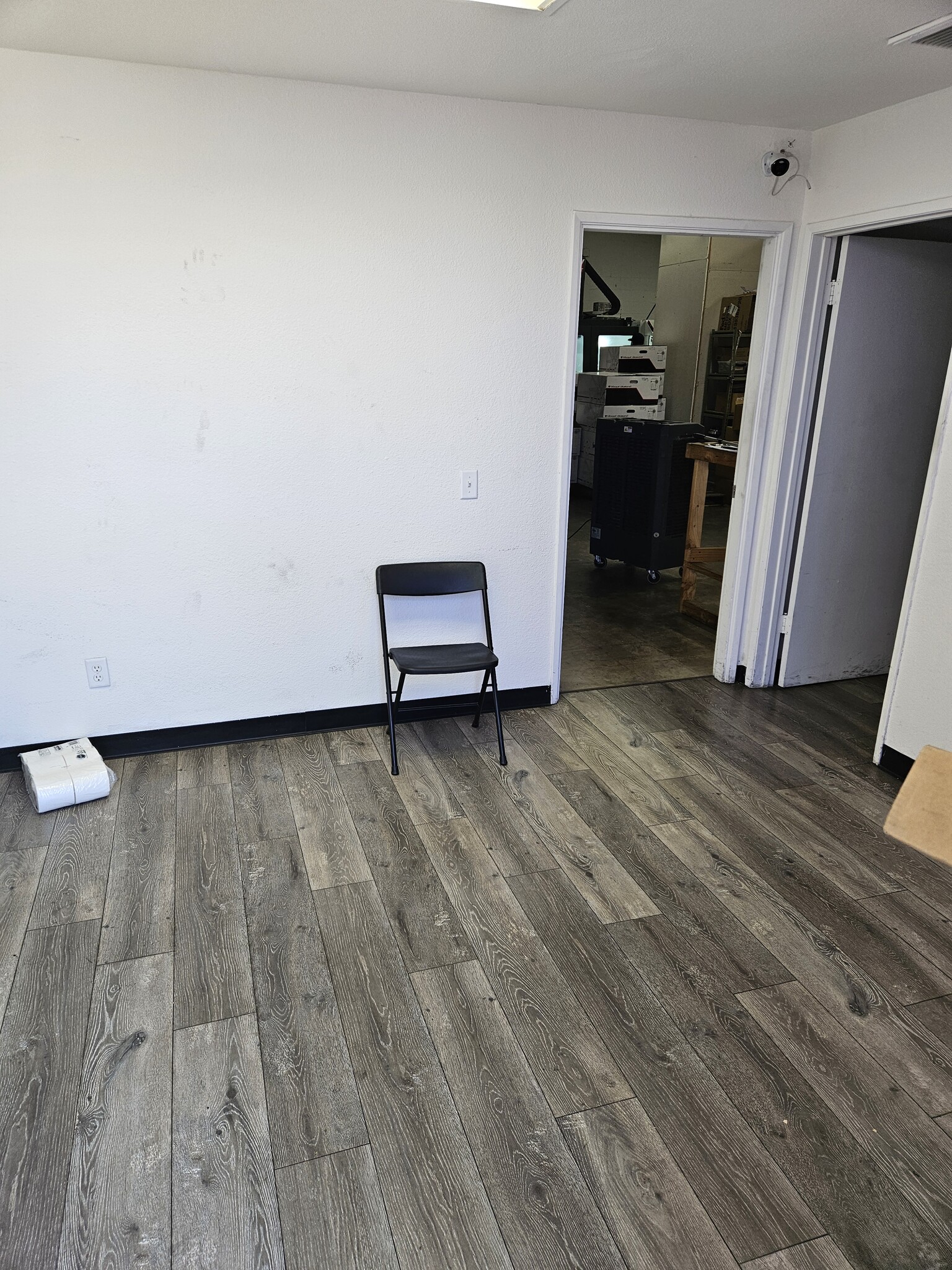 9555 Owensmouth Ave, Chatsworth, CA for lease Interior Photo- Image 1 of 4