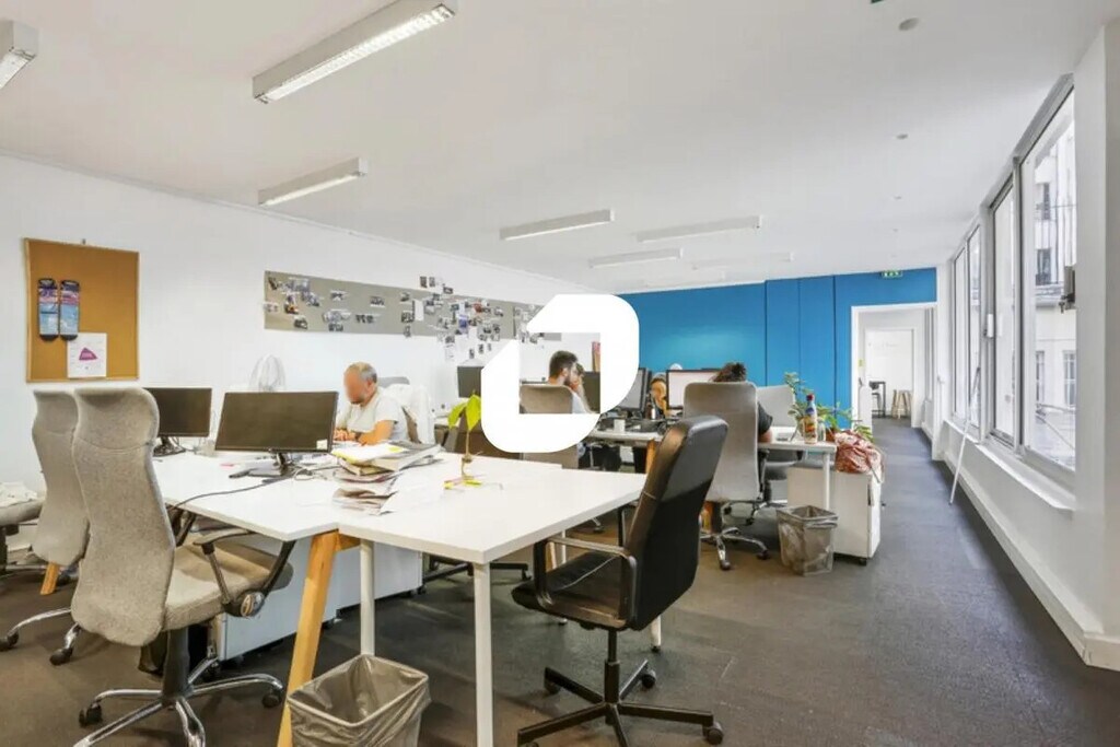Location Bureaux 287 m² - Photo 1