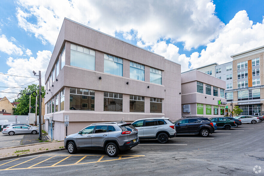 299 Glenwood Ave, Bloomfield, NJ for lease - Building Photo - Image 3 of 12