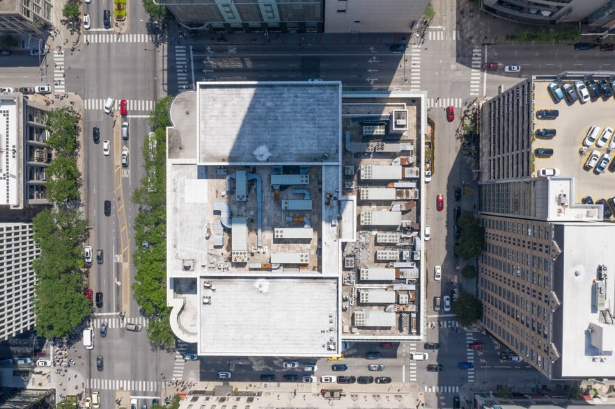 600 N Michigan Ave, Chicago, IL for lease - Building Photo - Image 1 of 7