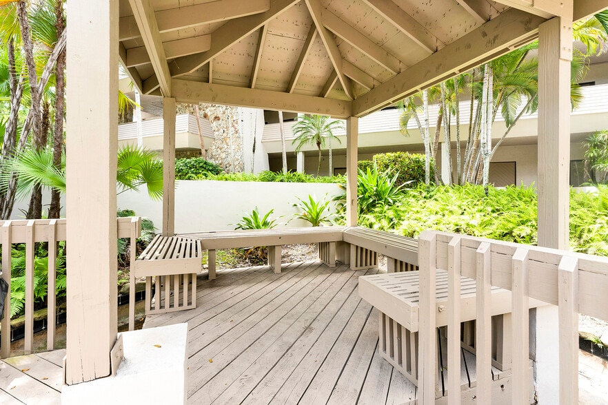 2699 Stirling Rd, Fort Lauderdale, FL for lease - Building Photo - Image 3 of 16
