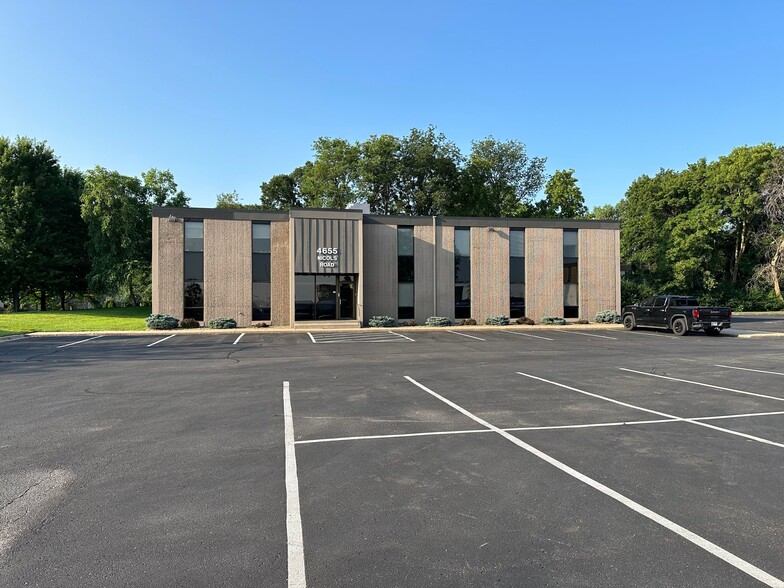 4655 Nicols Rd, Eagan, MN for lease - Building Photo - Image 1 of 9