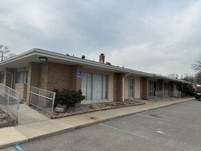 961-971 Oakwood Dr, Rochester, MI for lease Building Photo- Image 2 of 20