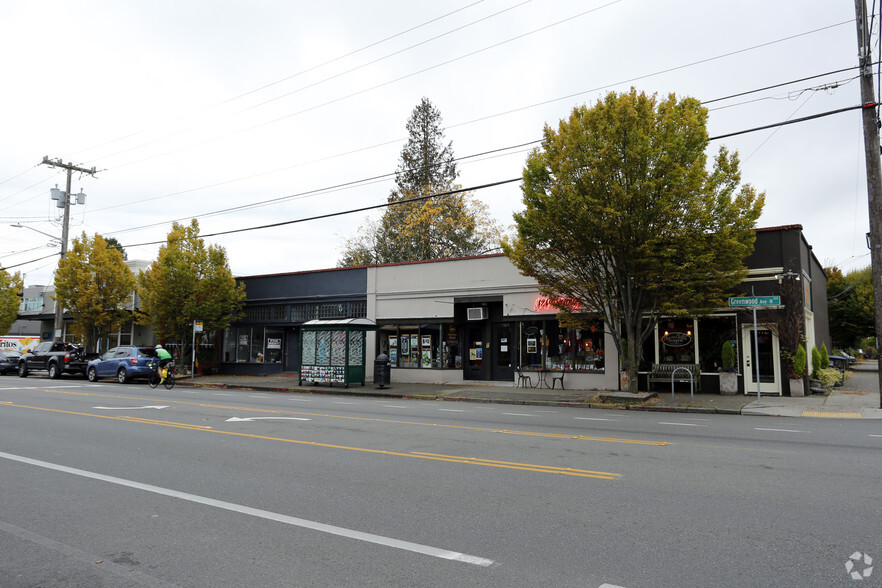 7311-7321 Greenwood Ave, Seattle, WA for lease - Building Photo - Image 2 of 3