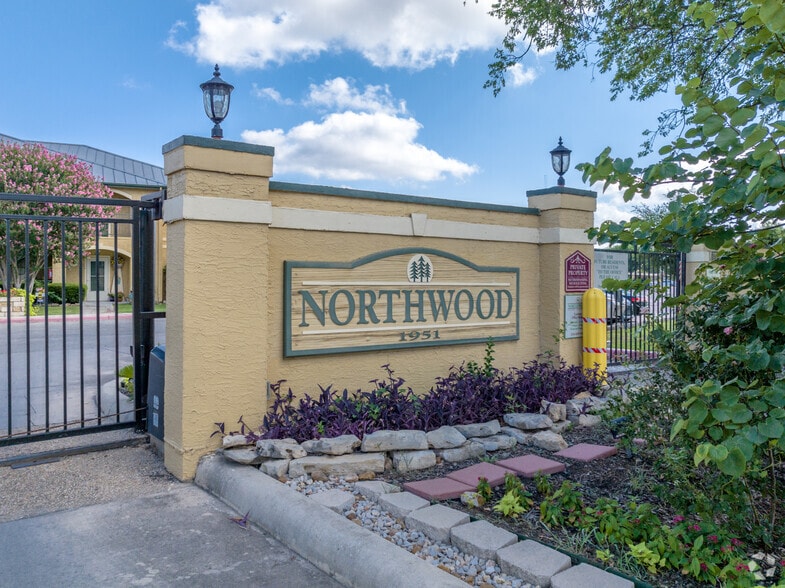 1925 Old FM 306, New Braunfels, TX for sale - Building Photo - Image 2 of 18