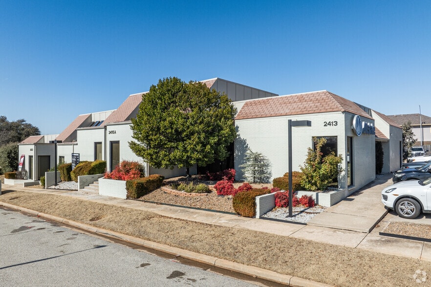 2421 Wilcox Dr, Norman, OK for sale - Building Photo - Image 2 of 28