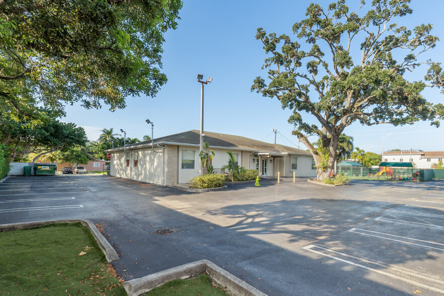 1550 NE 147th St, North Miami, FL for sale - Building Photo - Image 3 of 27