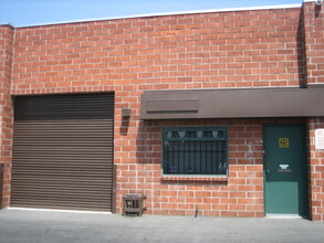 7401 Laurel Canyon Blvd, North Hollywood, CA for lease Building Photo- Image 2 of 8