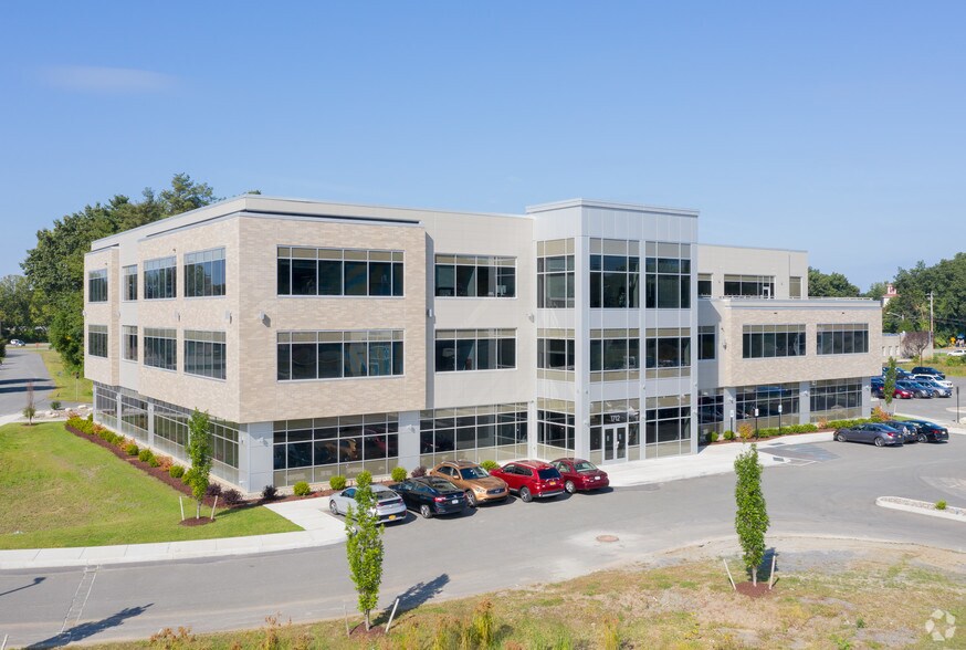 1712 Route 9, Halfmoon, NY for lease - Primary Photo - Image 1 of 28