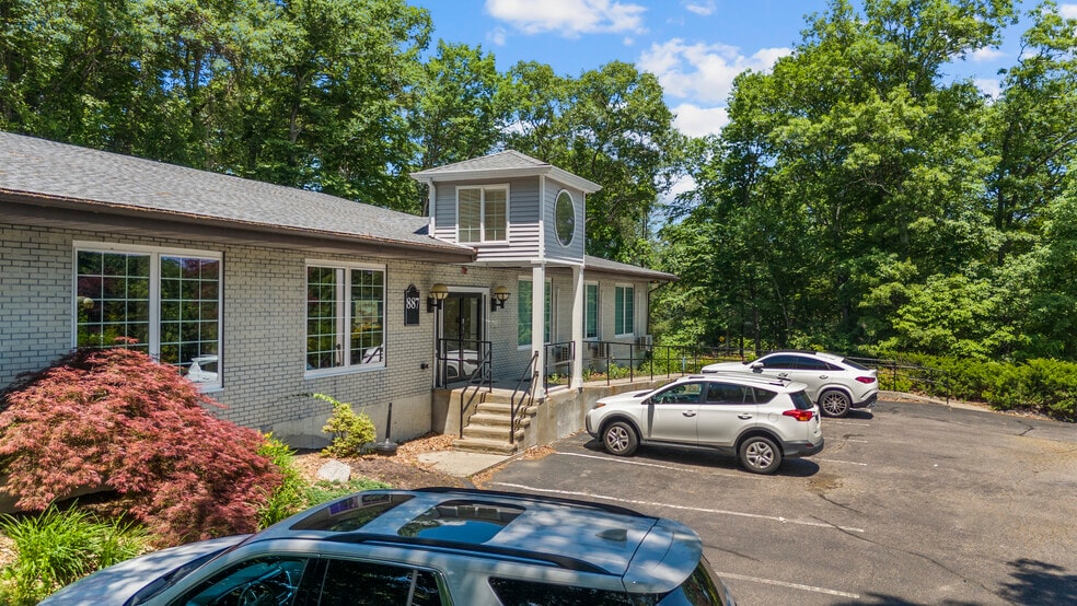 887 Main St, Monroe, CT for lease - Building Photo - Image 2 of 25