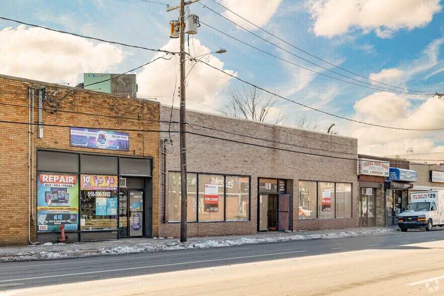 8-24 W Merrick Rd, Valley Stream, NY for sale - Primary Photo - Image 1 of 1