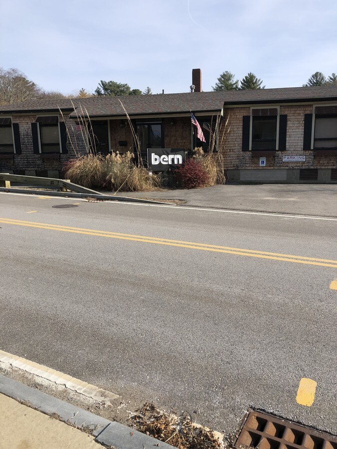 42 Elm St, Kingston, MA 02364