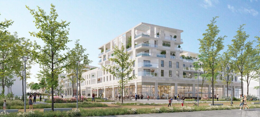 Retail in Antony for lease - Building Photo - Image 2 of 3