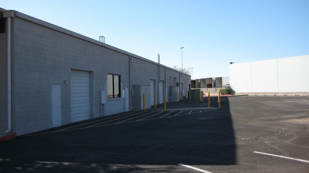 3161 N 33rd Ave, Phoenix, AZ for lease - Building Photo - Image 3 of 14
