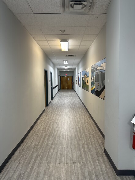 4739 Frankford Ave, Philadelphia, PA for lease - Interior Photo - Image 2 of 8