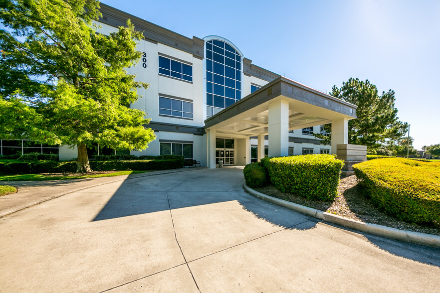 300-350 Kingwood Medical Dr, Kingwood, TX for lease - Building Photo - Image 3 of 11