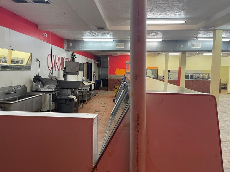 1006 12th St, Hempstead, TX for lease - Building Photo - Image 3 of 32