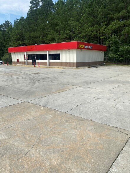 2075 N Bragg Blvd, Spring Lake, NC for sale - Building Photo - Image 1 of 1