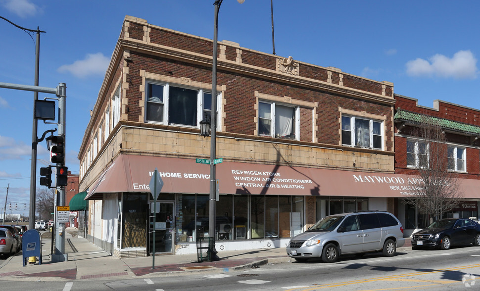 2 N 5th Ave, Maywood, IL for sale - Primary Photo - Image 1 of 1