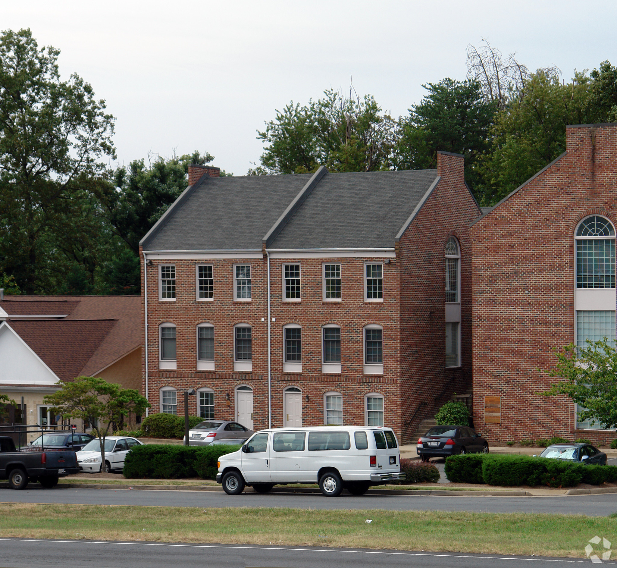 Office in Falls Church, VA for sale Primary Photo- Image 1 of 1