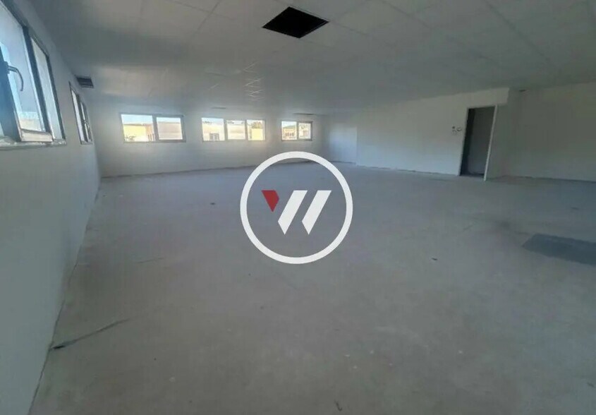 Flex in Les Pennes-Mirabeau for sale - Interior Photo - Image 3 of 4