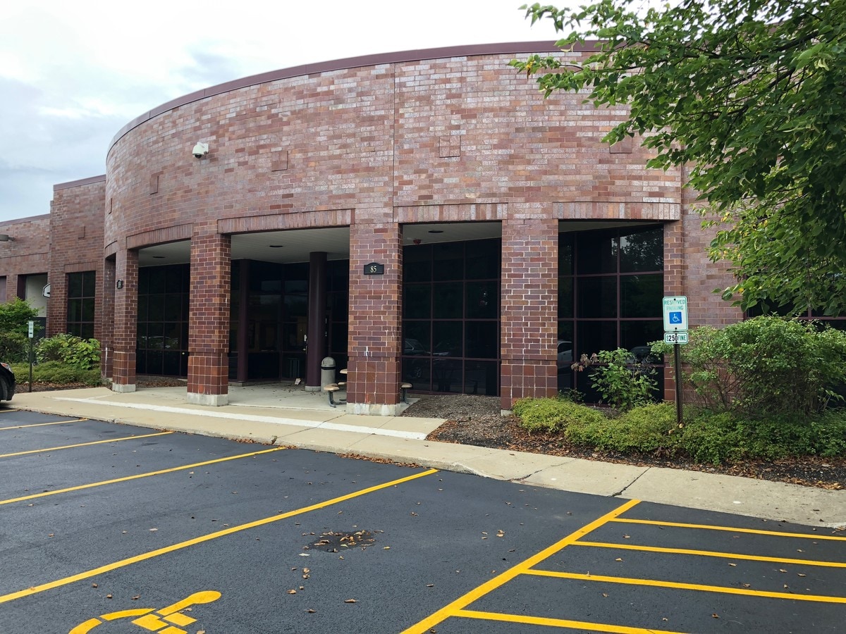 61 95 Oakwood Rd Lake Zurich Il 60047 Flex For Lease Loopnet Com