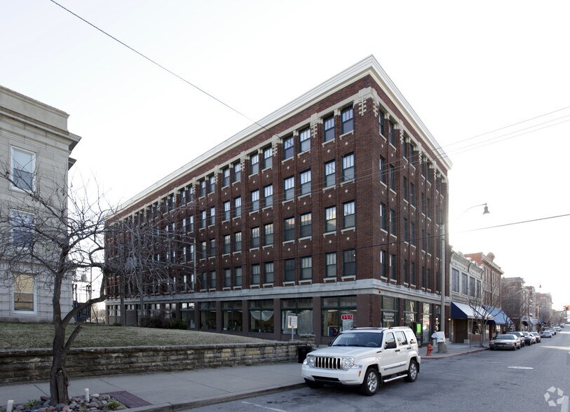 208-210 E Dewey Ave, Sapulpa, OK for sale - Primary Photo - Image 1 of 1