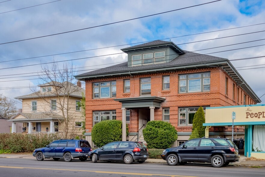 4025 SE Hawthorne Blvd, Portland, OR for sale - Building Photo - Image 2 of 13