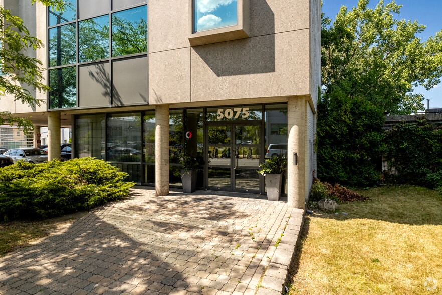 5075 Rue de Sorel, Montréal, QC for sale - Building Photo - Image 3 of 4