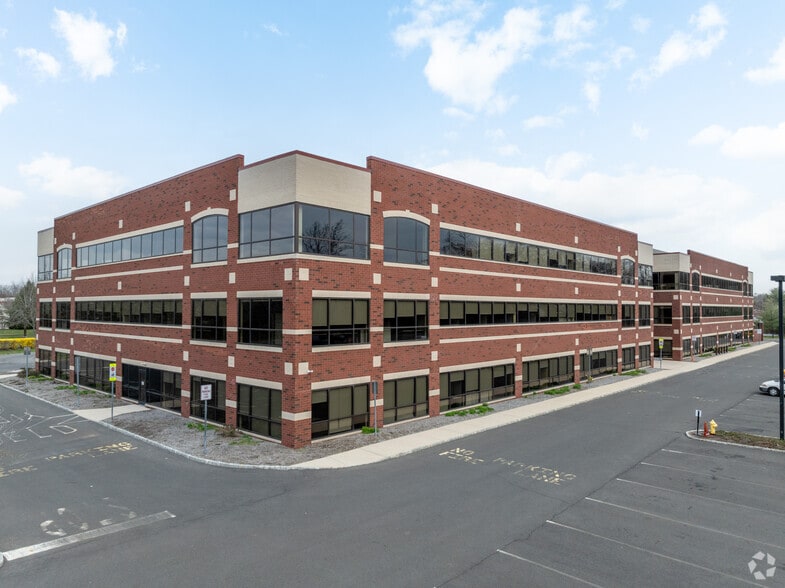 700 Horizon Dr, Trenton, NJ for lease - Building Photo - Image 2 of 6